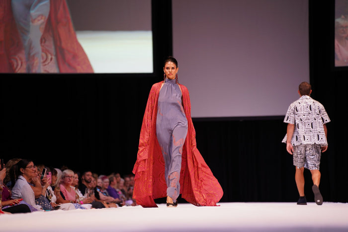 FLOW! by Tiwi Design x Ossom  Wanarringa Sun Cape  in Silk