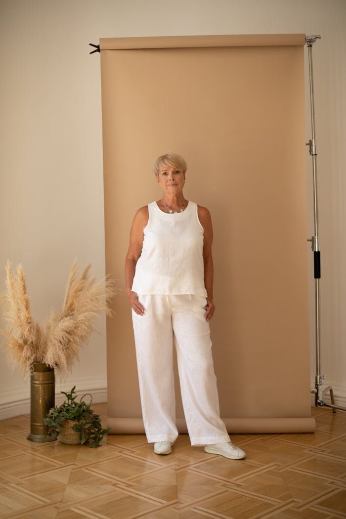 Sleeveless Top with Buttons in White Linen