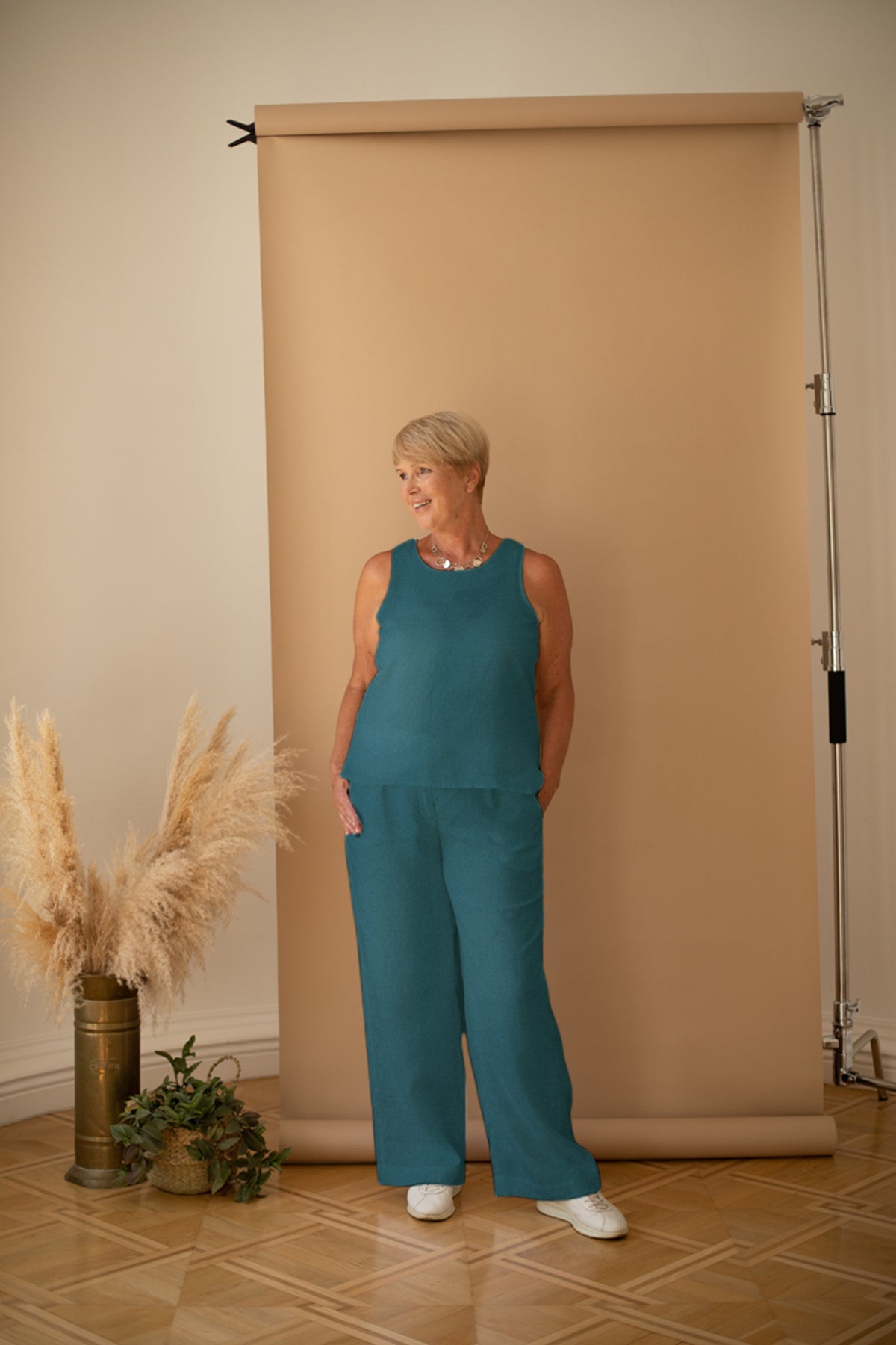 Sleeveless Top with Buttons in Ocean Blue Linen