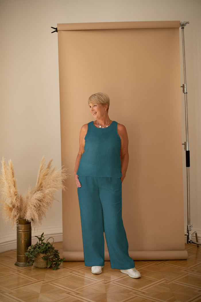 Sleeveless Top with Buttons in Ocean Blue Linen