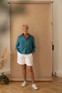 Bermuda Shorts in White Linen