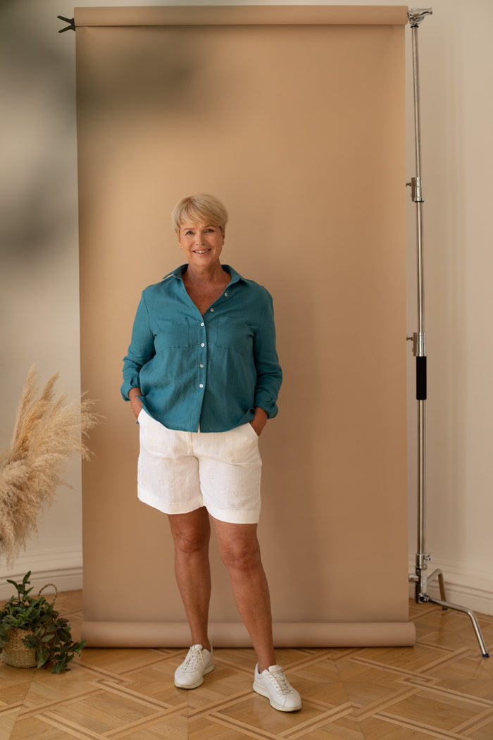 Bermuda Shorts in White Linen