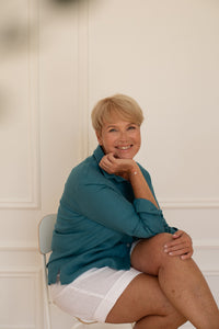 Bermuda Shorts in White Linen