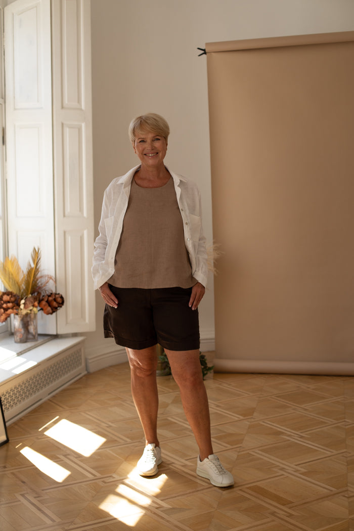 Bermuda Shorts in Chocolate Linen