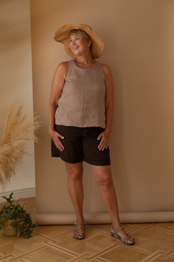 Bermuda Shorts in Chocolate Linen