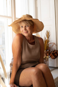 Sleeveless Top with Buttons in Cocoa Linen
