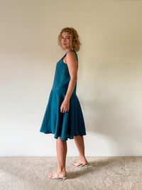 Sleeveless Vi Dress in Ocean Blue Linen