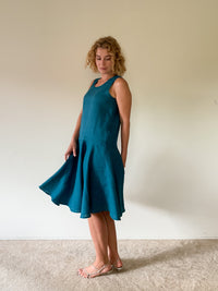 Sleeveless Vi Dress in Ocean Blue Linen