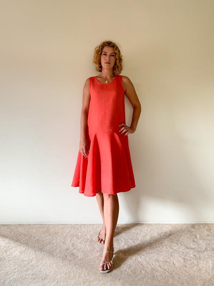 Sleeveless Vi Dress in Coral Linen