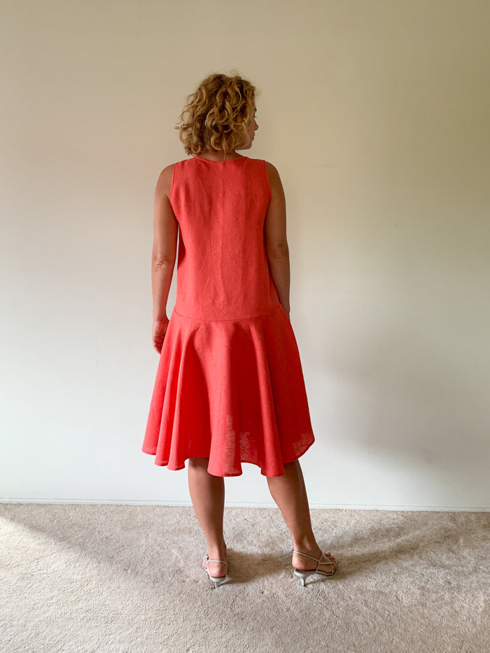 Sleeveless Vi Dress in Coral Linen